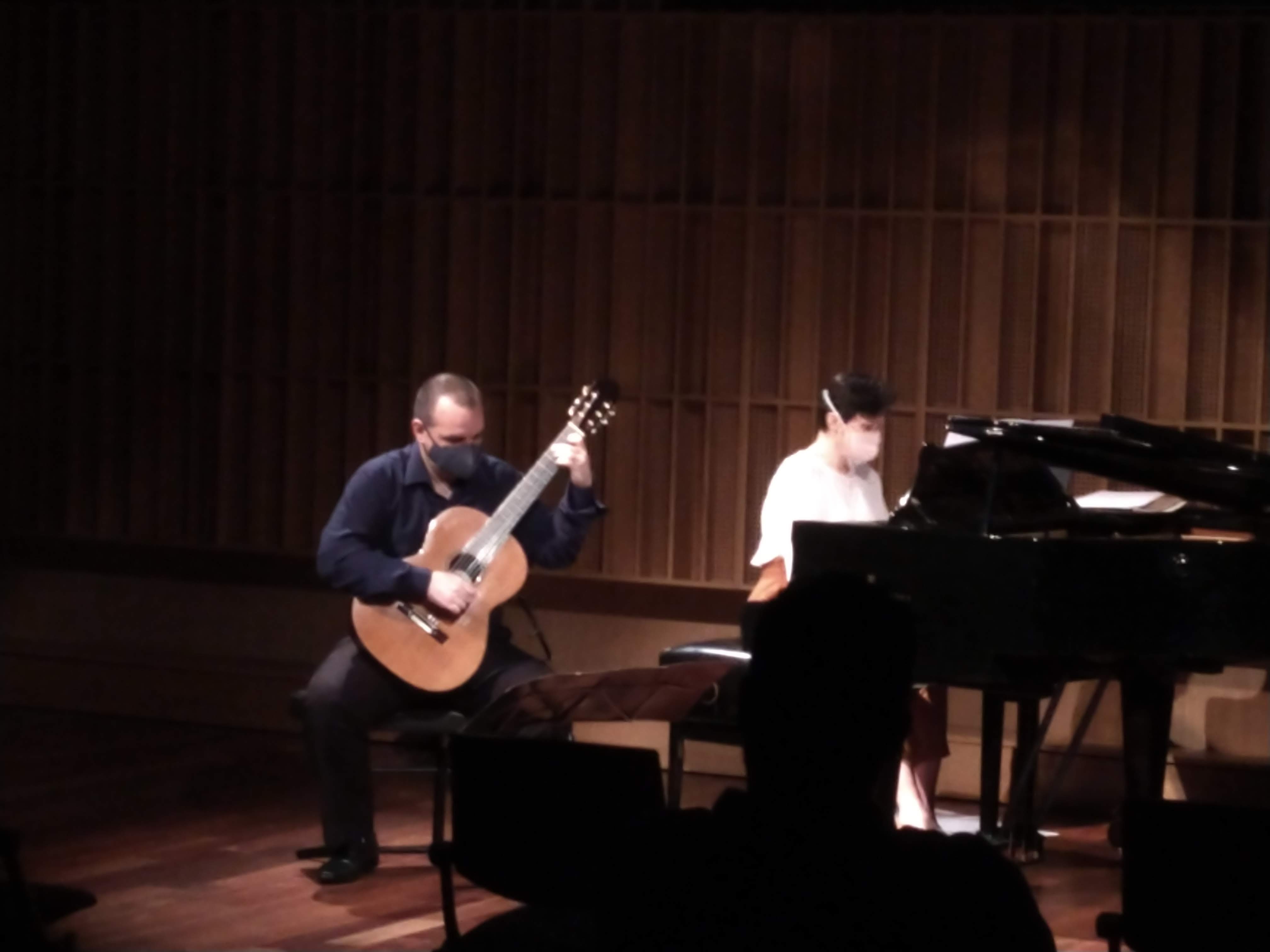 Duo Lucatell-Bartoloni (piano e violão).jpg